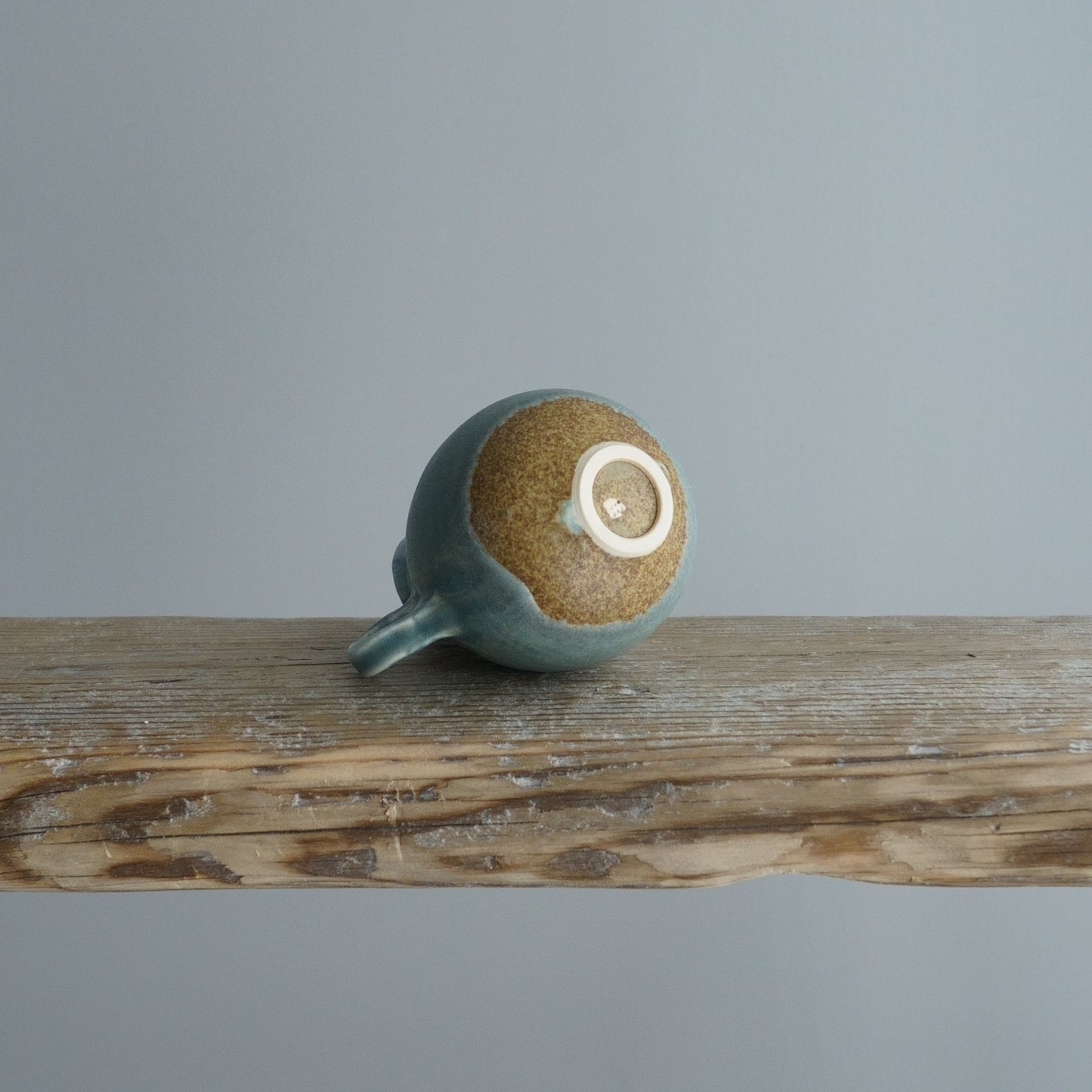 255_Fog Gray Flowervase _H120