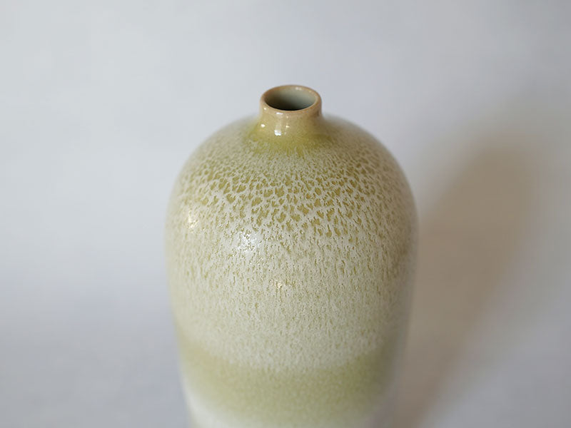 TORTUS Copenhagen (DENMARK) / Eric Landon / Shouldered bottle in forest white glaze (T23)