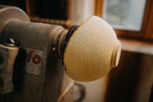 画像をギャラリービューアに読み込む, NS55 - Small Live Edge Bowl（Franz Keilhofer GERMANY）
