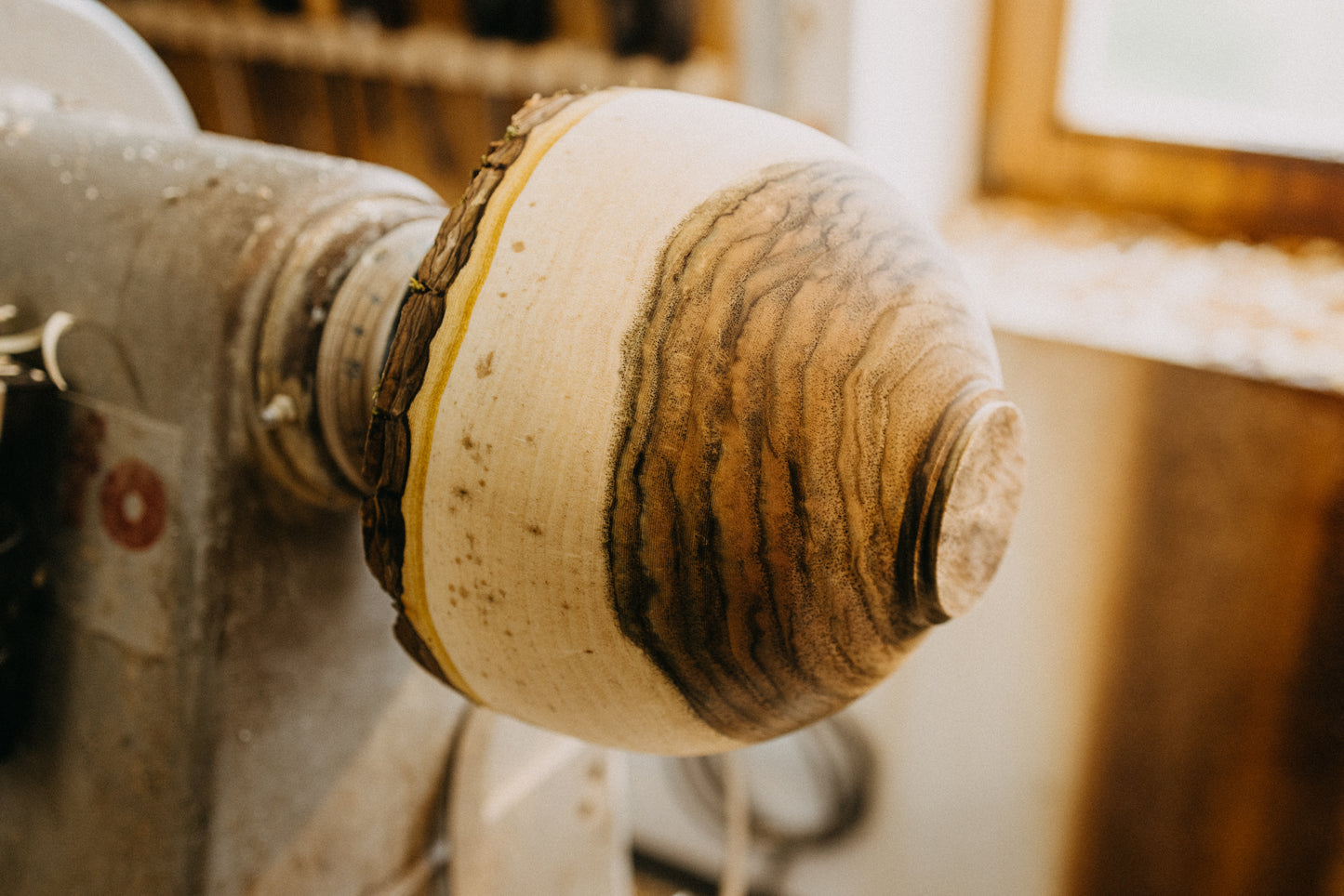 NS54 - Small Live Edge Bowl（Franz Keilhofer GERMANY）