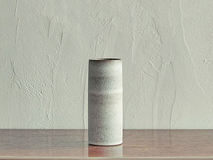 TORTUS Copenhagen (DENMARK) / Eric Landon / Unika cylinder in frosted white glaze (dark stoneware)(T04)