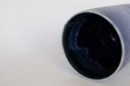 TORTUS Copenhagen (DENMARK) / Eric Landon / Unique cylinder in indigo blue glaze (T08)