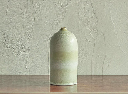 TORTUS Copenhagen (DENMARK) / Eric Landon / Shouldered bottle in forest white glaze (T23)
